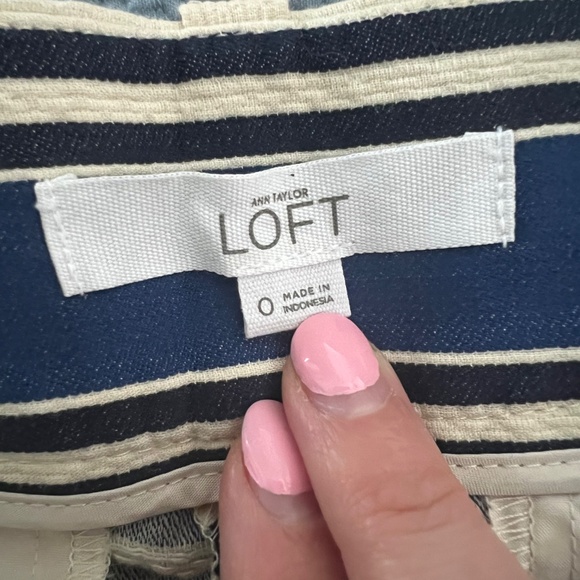 Loft Striped Riviera Shorts Size 0 EUC - Picture 4 of 4